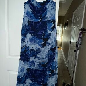 Lulu's Midnight Blue Floral Midi Dress